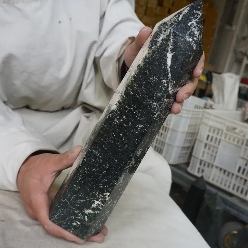 Wow!  Large Black tourmaline towers - Picture 6 of 13